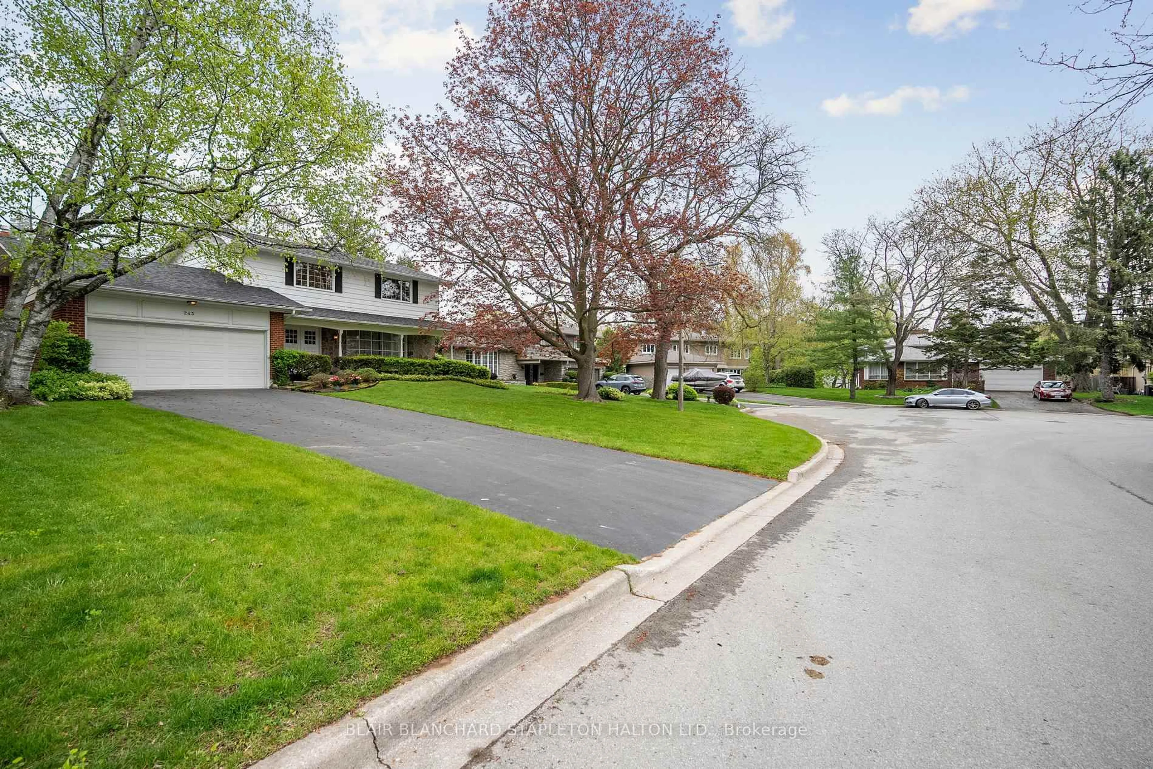 Unknown for 243 Camelot Dr, Burlington Ontario L7L 2E9