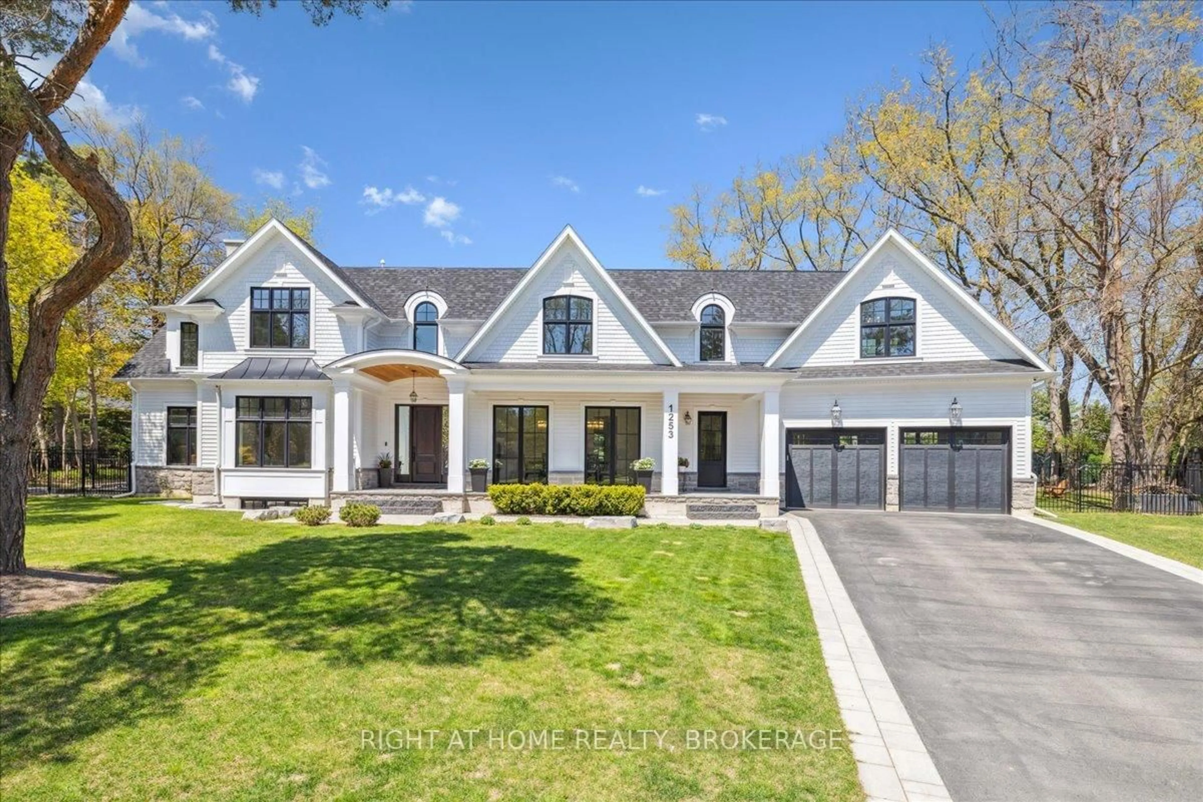 Home with brick exterior material, street for 1253 Crawford Crt, Oakville Ontario L6J 1Z2
