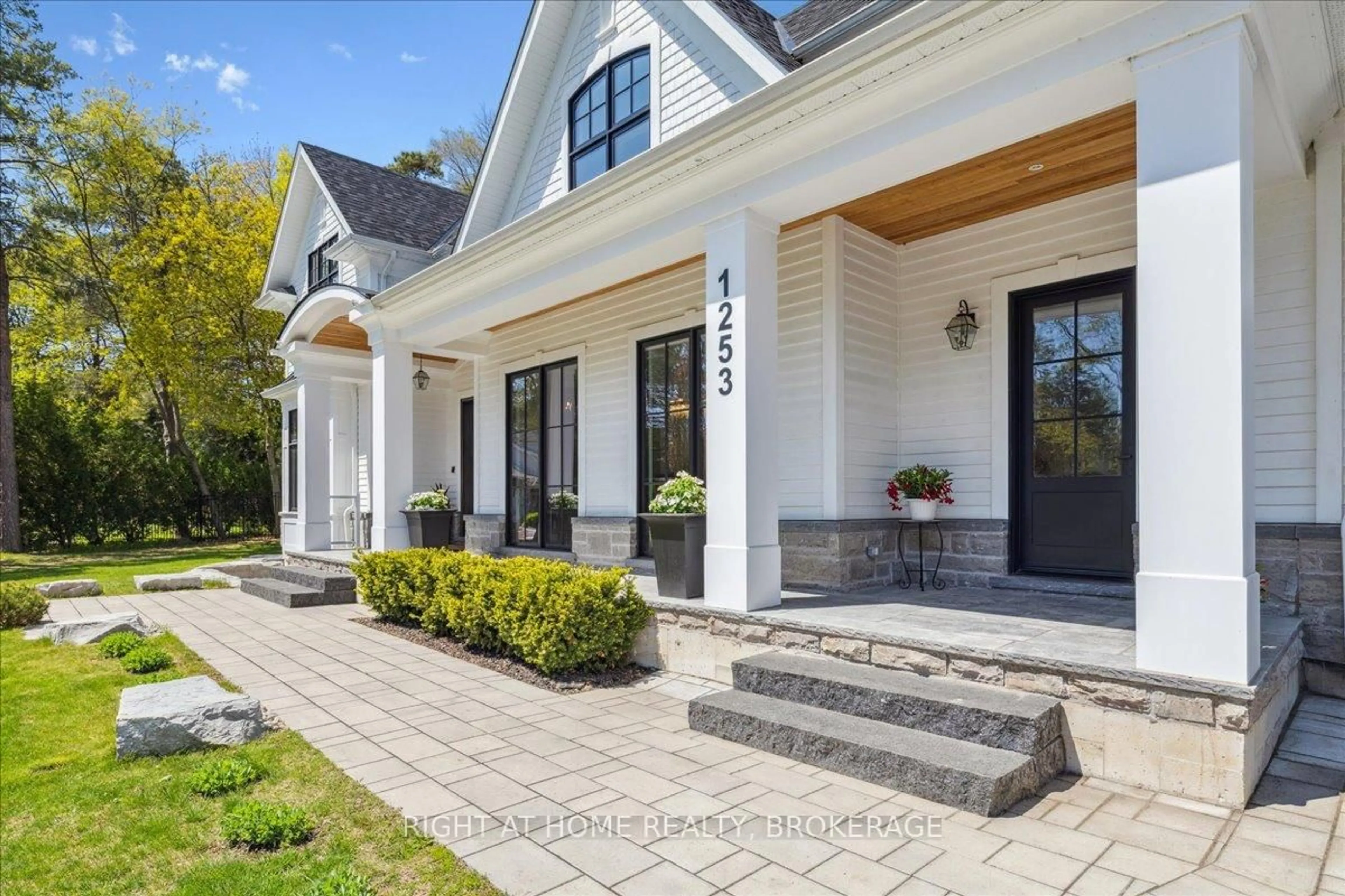 Home with brick exterior material, street for 1253 Crawford Crt, Oakville Ontario L6J 1Z2