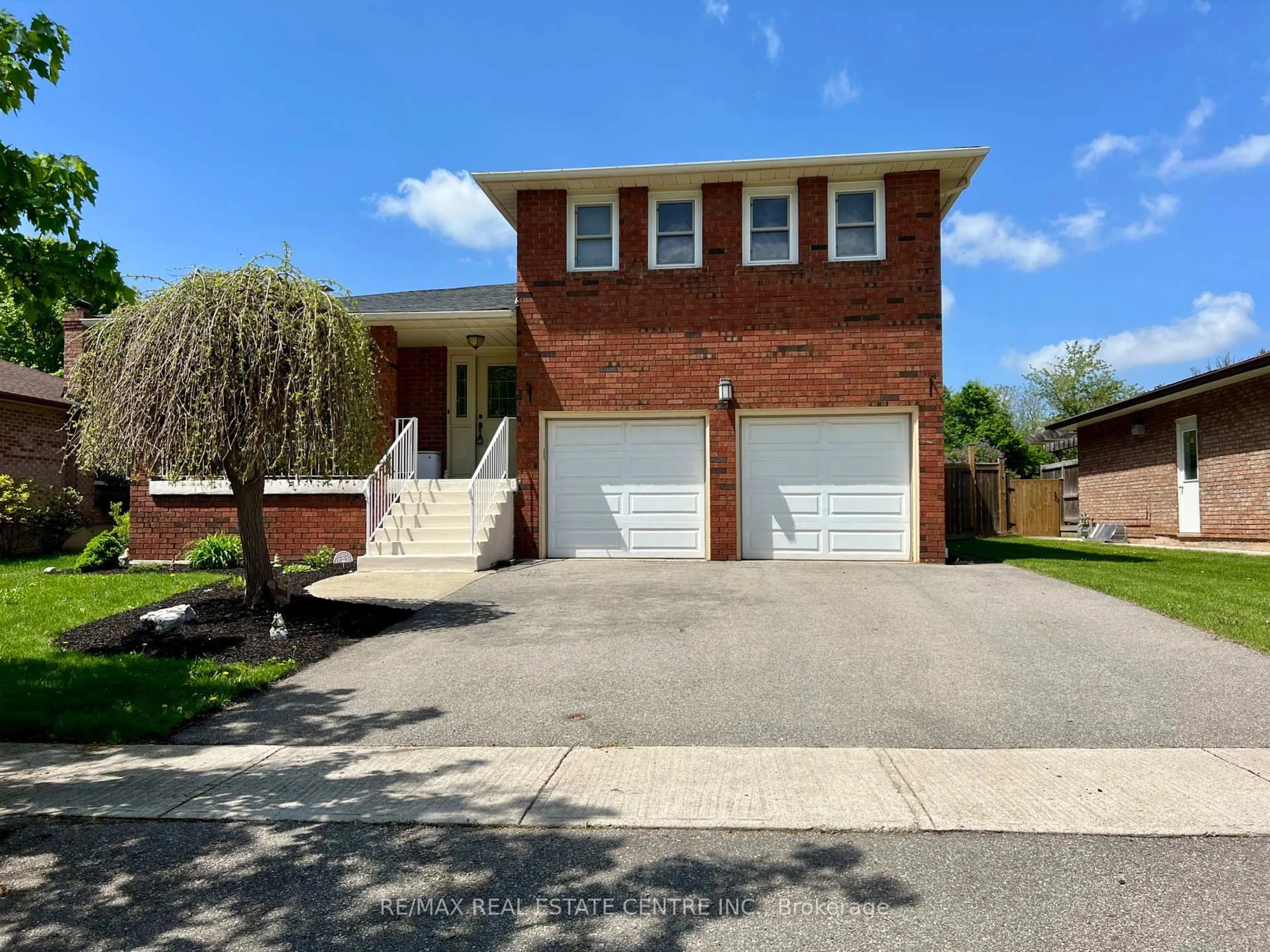Home with brick exterior material, street for 22 Hillside Dr, Halton Hills Ontario L7G 4W3