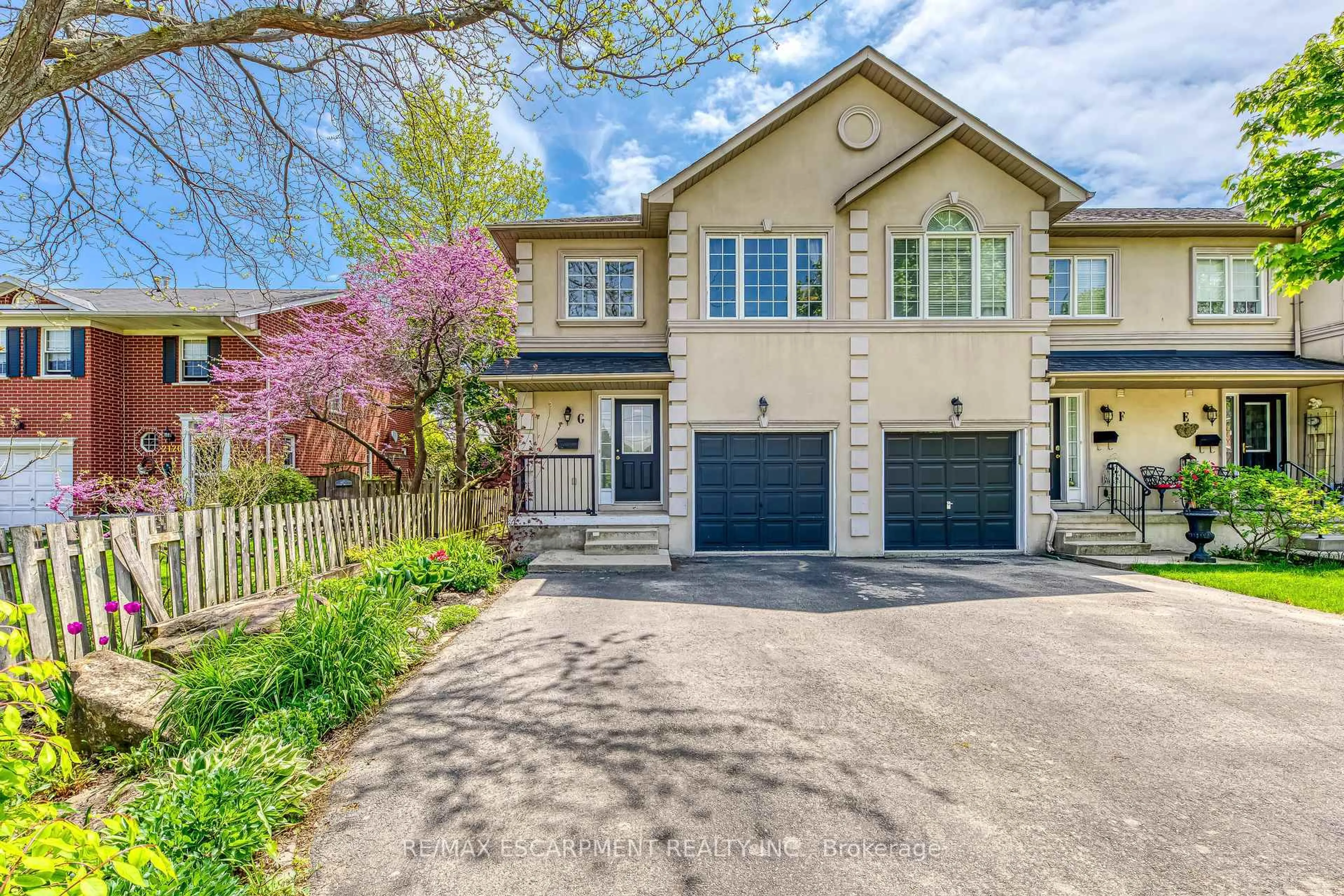Unknown for 2116 PROSPECT St #G, Burlington Ontario L7R 1Y9