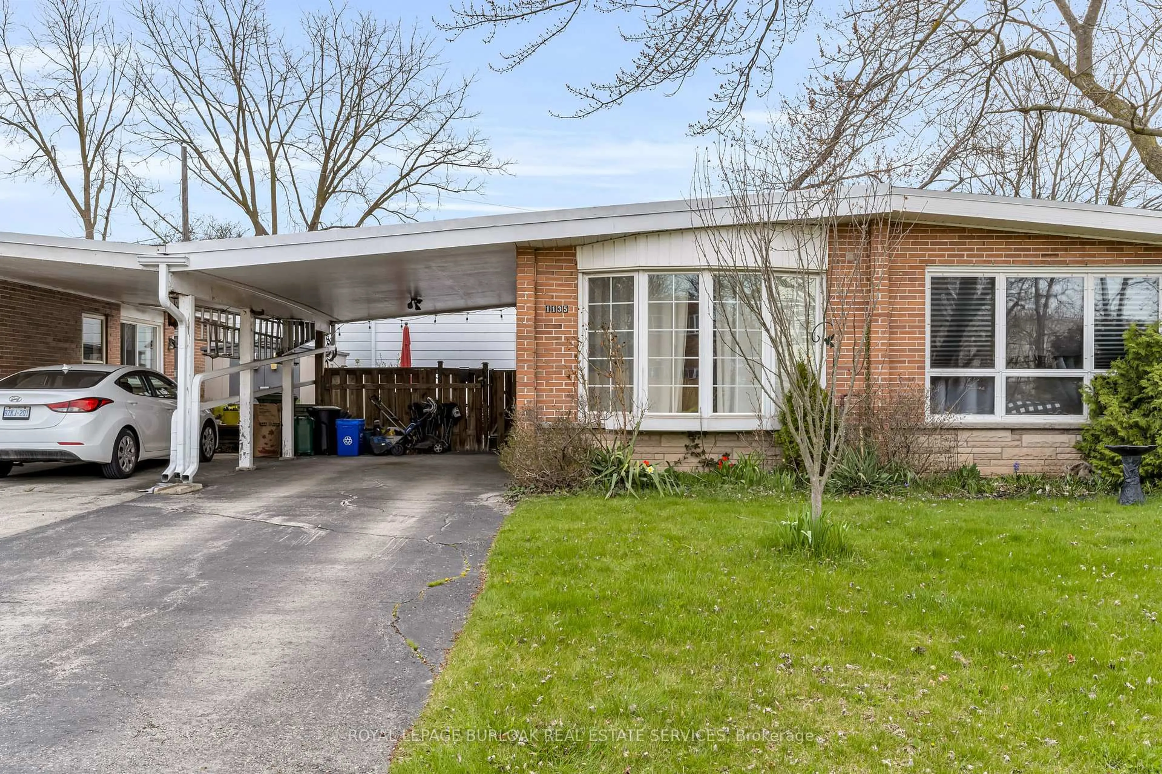 Unknown for 1135 Tavistock Dr, Burlington Ontario L7P 2N3
