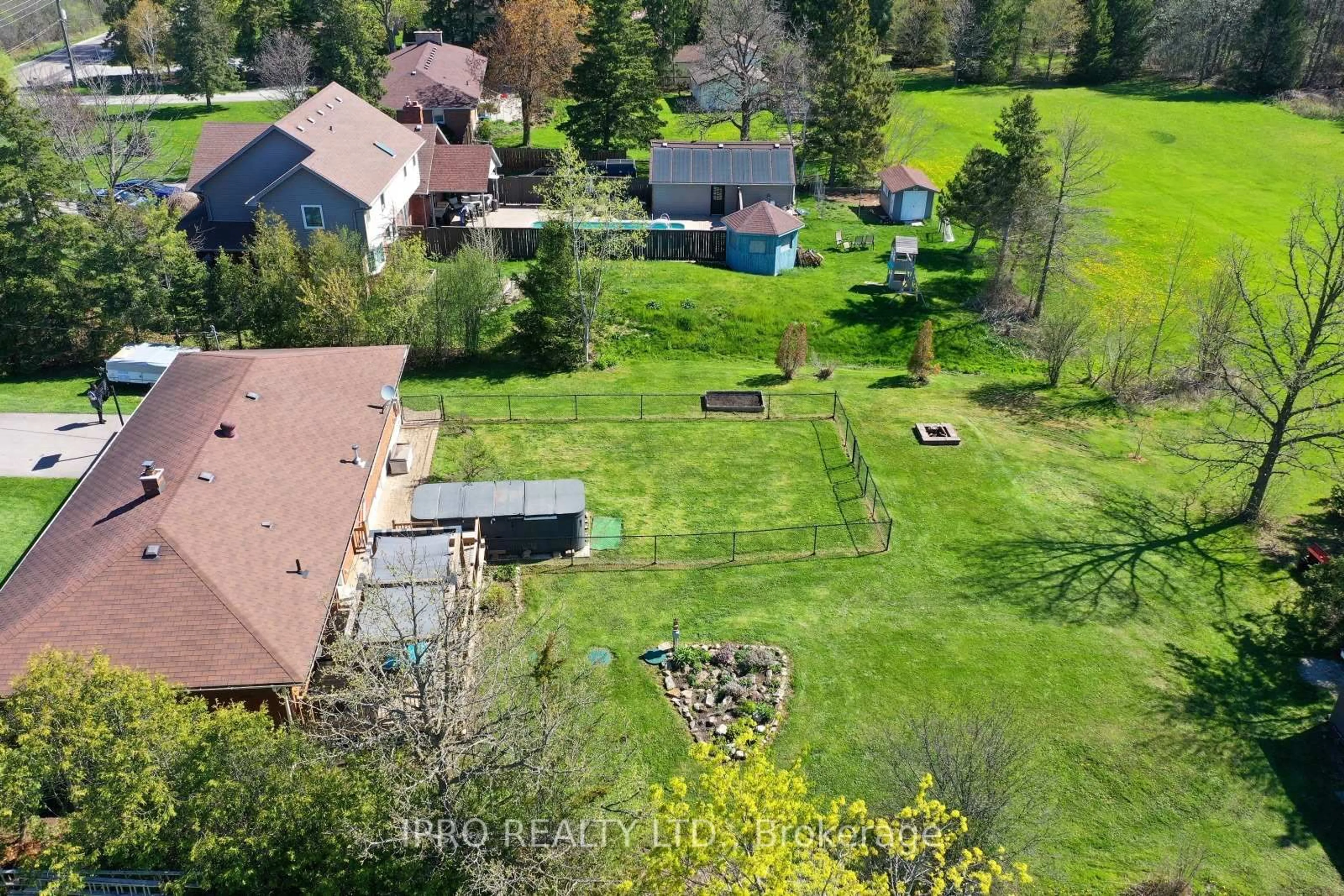 A pic from outside/outdoor area/front of a property/back of a property/a pic from drone, unknown for 13516 22nd Side Rd, Halton Hills Ontario L7G 4S4