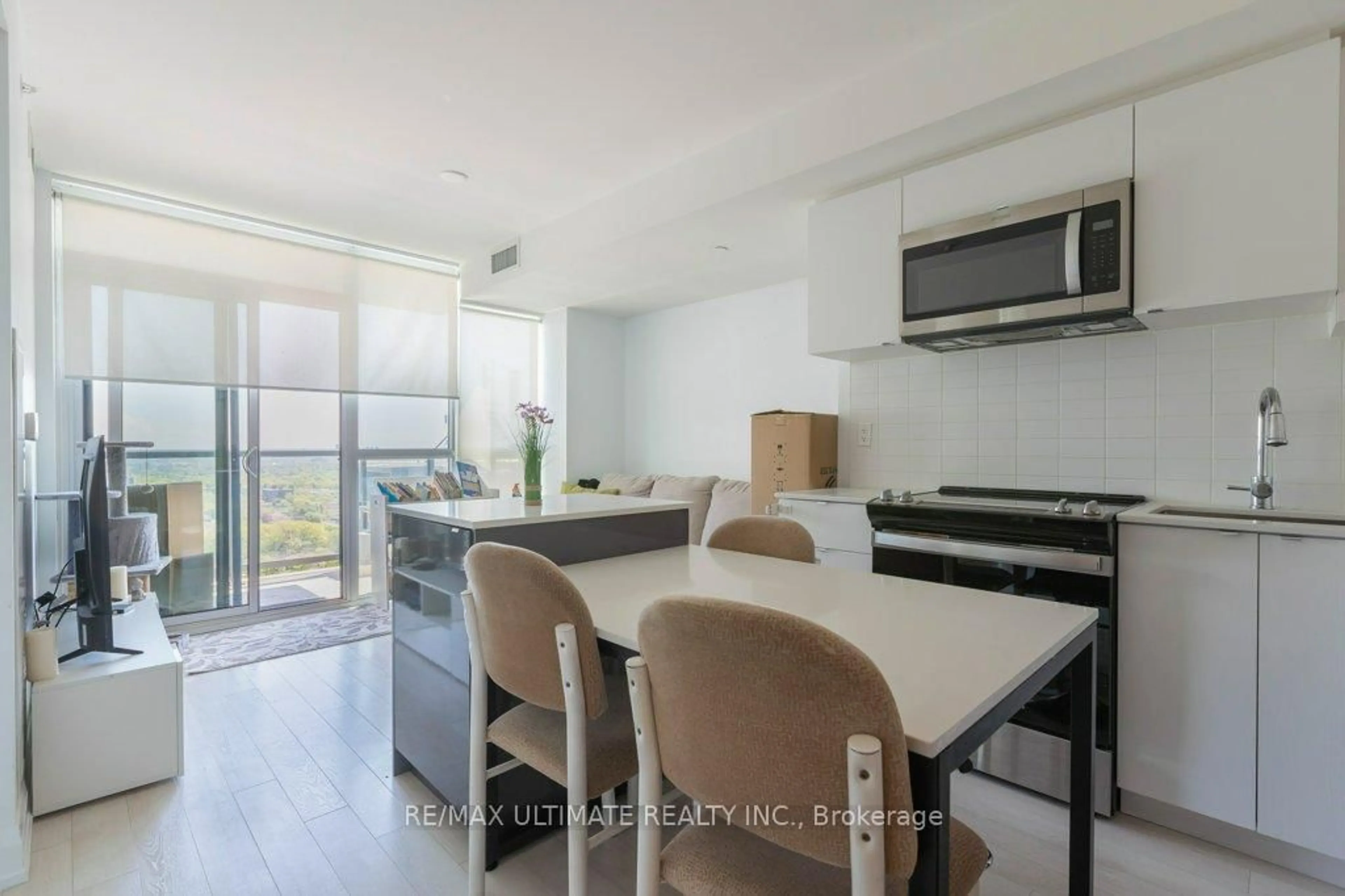 Open concept kitchen, unknown for 1461 Lawrence Ave #2001, Toronto Ontario M6L 0A6