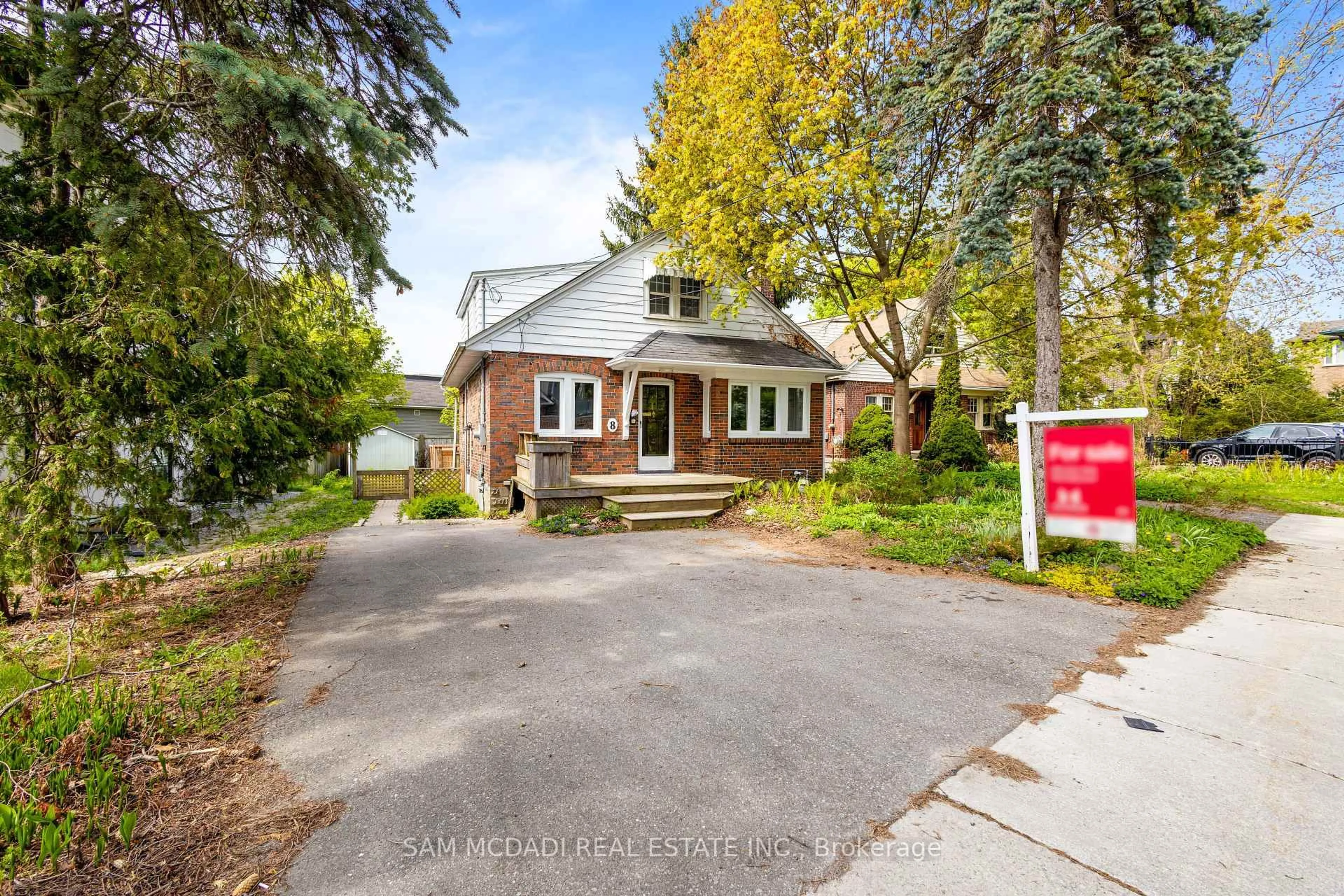 Home with brick exterior material, street for 8 Wesley Cres, Mississauga Ontario L5H 2N2