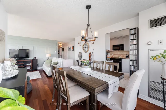 Additional property image - 12 Laurelcrest St Unit 1213