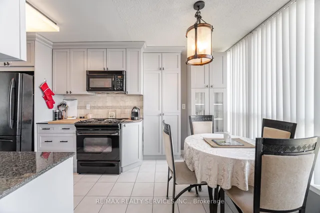 Additional property image - 12 Laurelcrest St Unit 1213