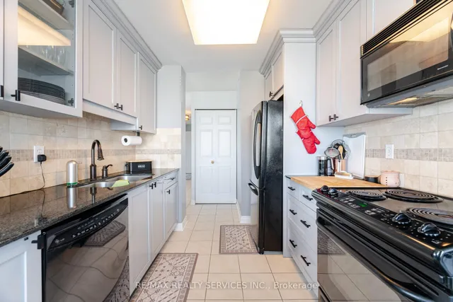 Additional property image - 12 Laurelcrest St Unit 1213