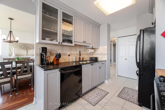 Additional property image - 12 Laurelcrest St Unit 1213
