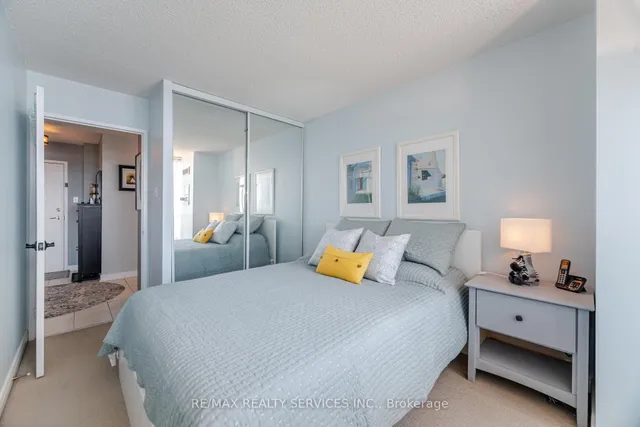 Additional property image - 12 Laurelcrest St Unit 1213