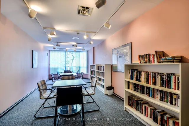 Additional property image - 12 Laurelcrest St Unit 1213