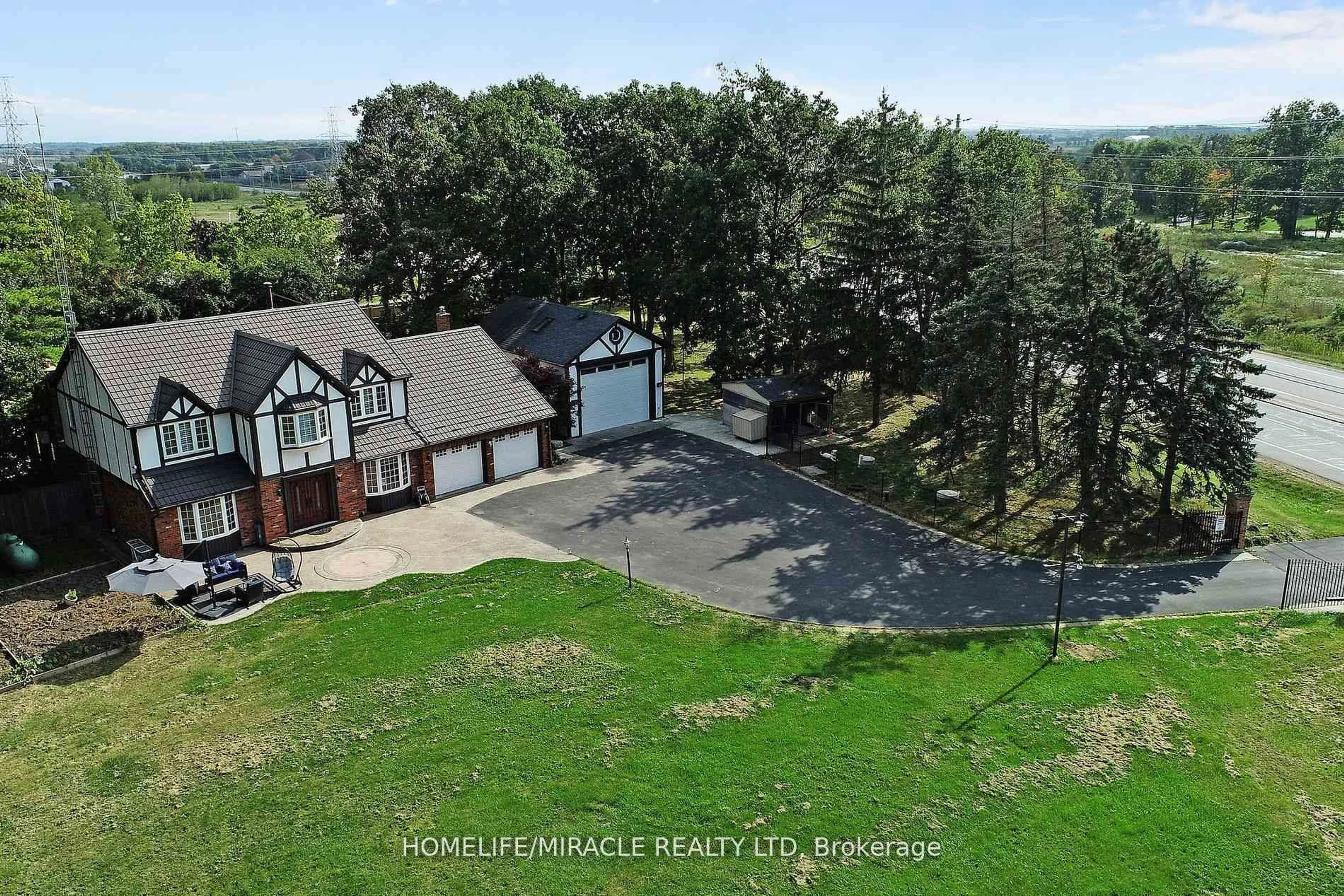 A pic from outside/outdoor area/front of a property/back of a property/a pic from drone, unknown for 4289 Regional Rd 25 Rd, Oakville Ontario L6M 4E9