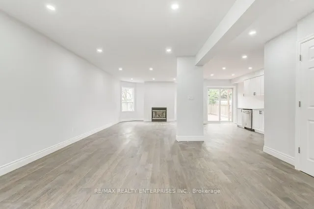 Additional property image - 36 Mapleshade Dr