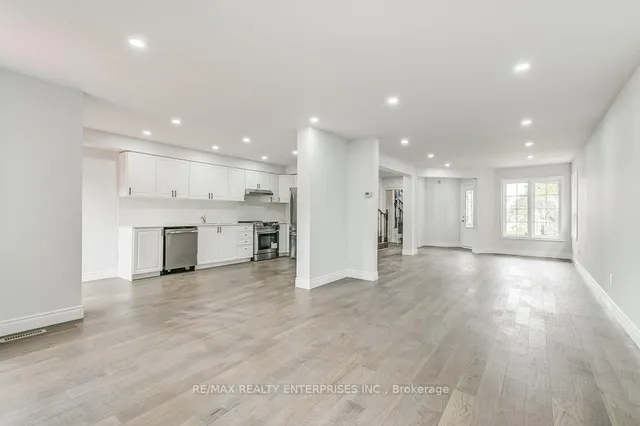 Additional property image - 36 Mapleshade Dr
