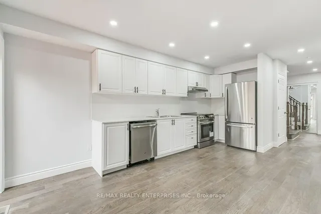 Additional property image - 36 Mapleshade Dr