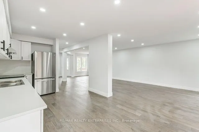 Additional property image - 36 Mapleshade Dr