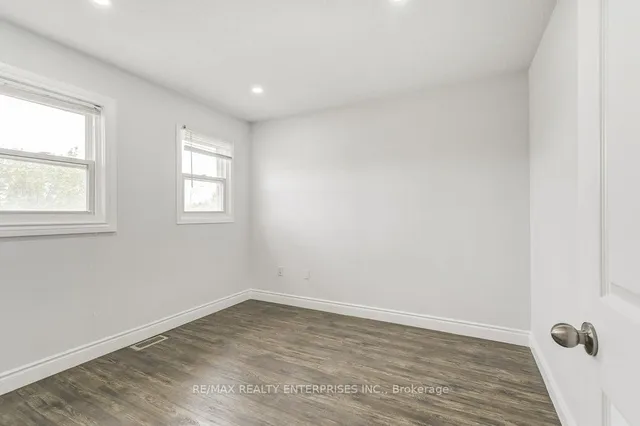 Additional property image - 36 Mapleshade Dr