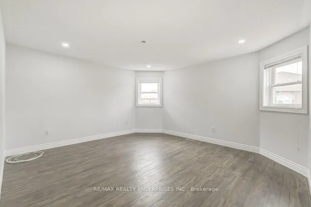 Additional property image - 36 Mapleshade Dr
