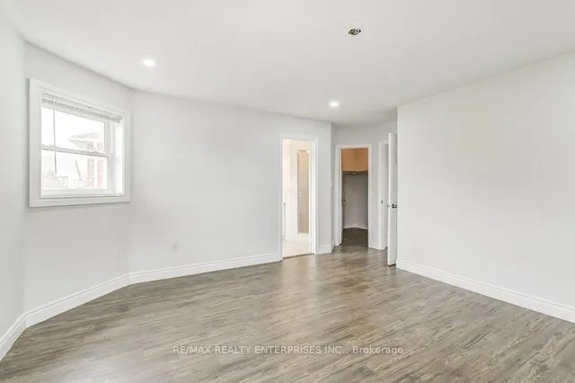 Additional property image - 36 Mapleshade Dr