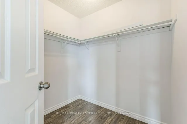 Additional property image - 36 Mapleshade Dr