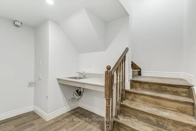 Additional property image - 36 Mapleshade Dr