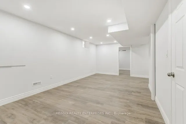 Additional property image - 36 Mapleshade Dr