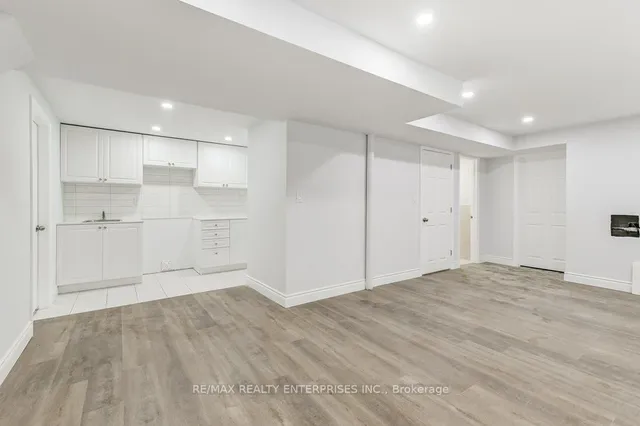 Additional property image - 36 Mapleshade Dr
