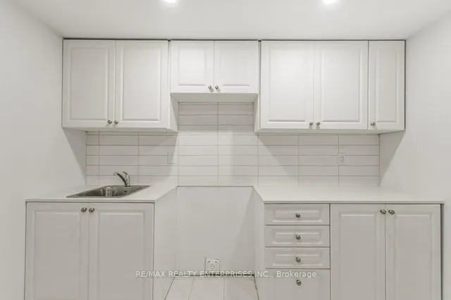 Additional property image - 36 Mapleshade Dr