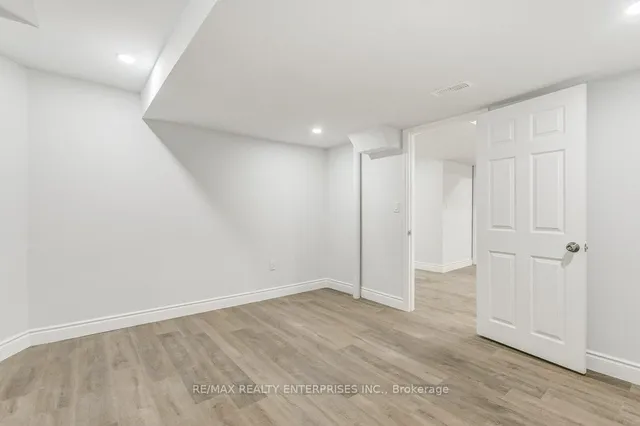 Additional property image - 36 Mapleshade Dr