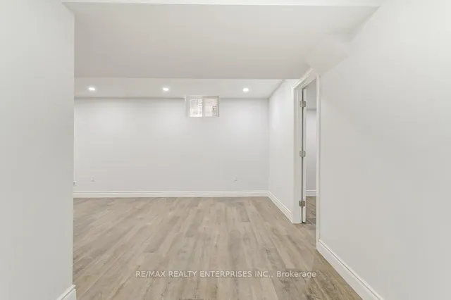 Additional property image - 36 Mapleshade Dr
