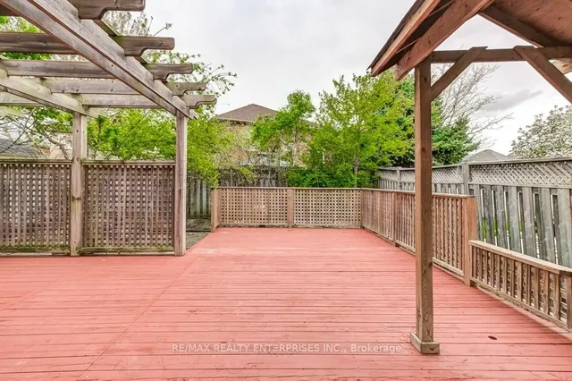 Additional property image - 36 Mapleshade Dr