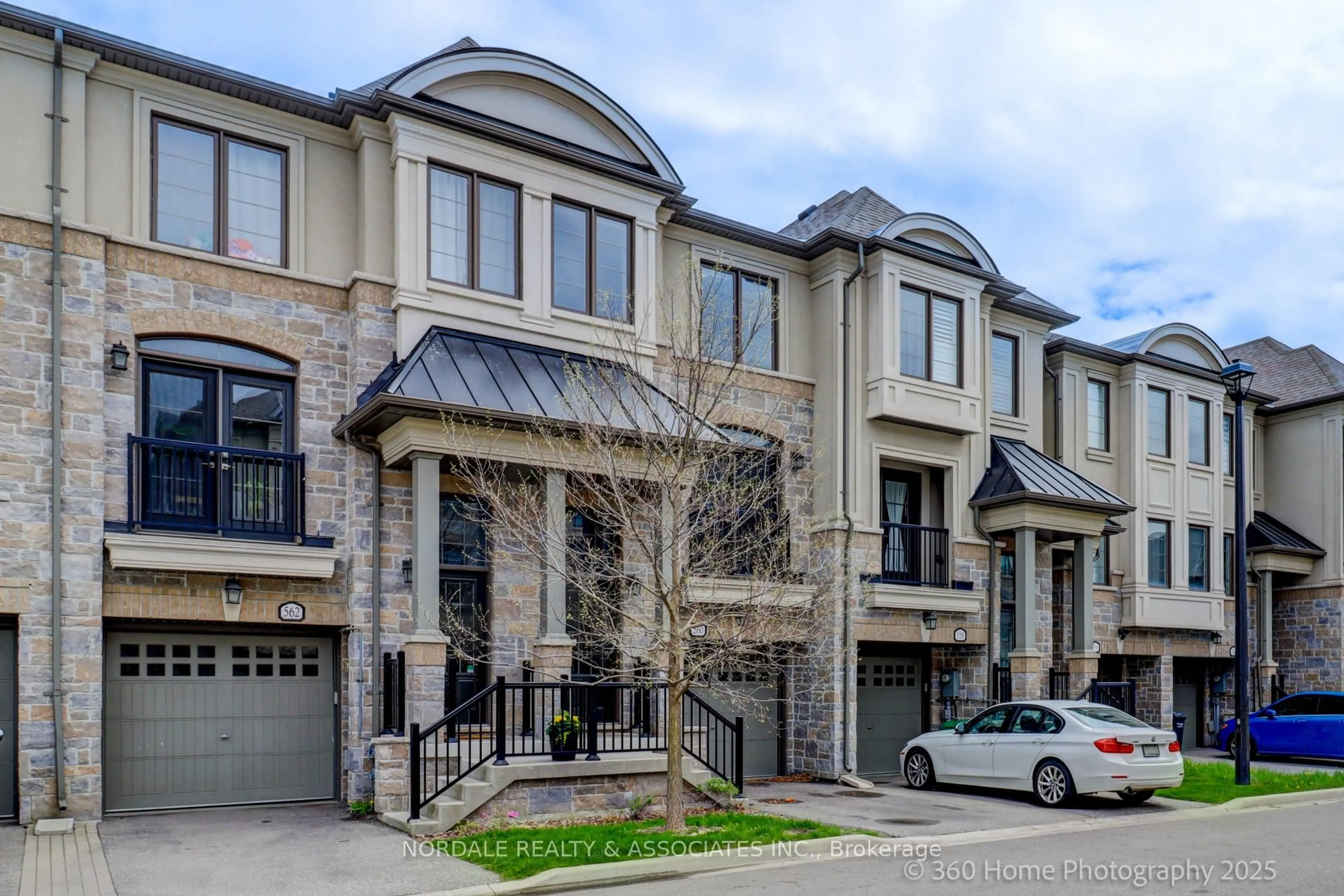 Home with brick exterior material, street for 560 Mermaid Cres, Mississauga Ontario L5G 0B3