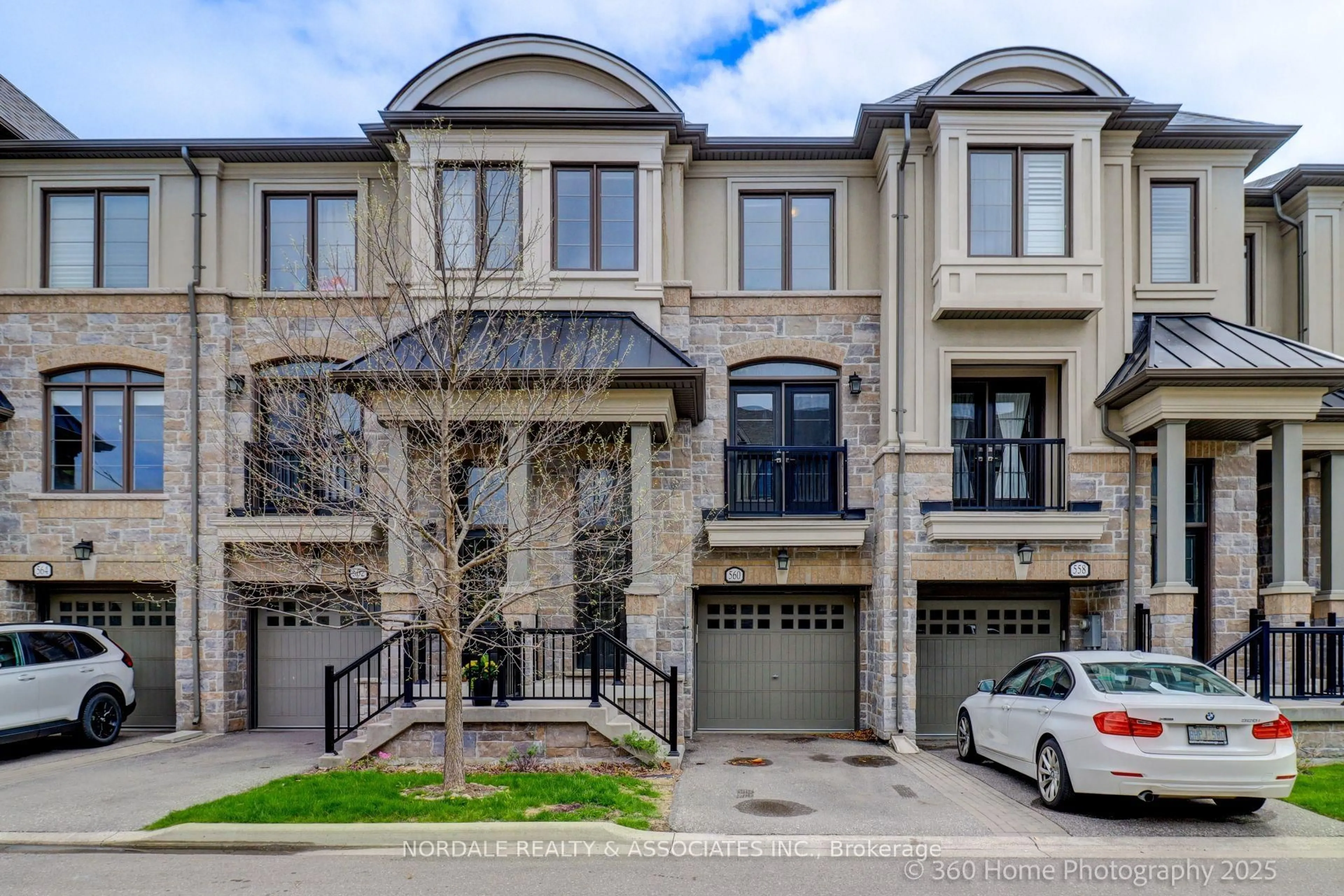 Home with brick exterior material, street for 560 Mermaid Cres, Mississauga Ontario L5G 0B3