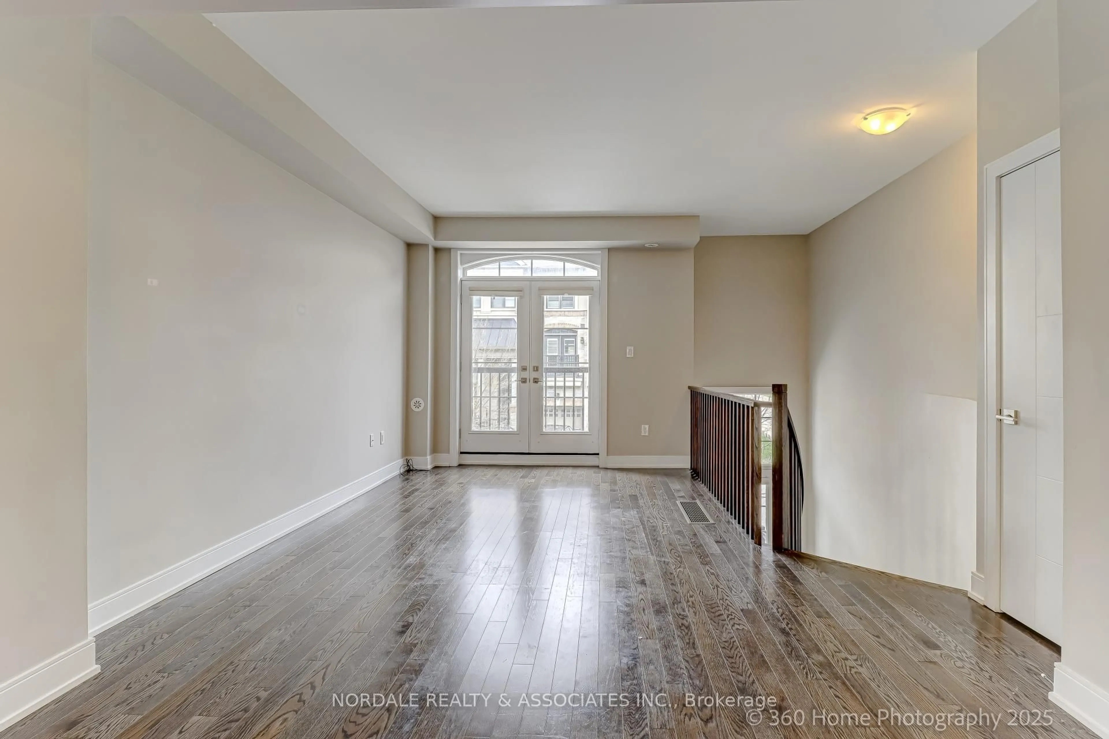 A pic of a room for 560 Mermaid Cres, Mississauga Ontario L5G 0B3