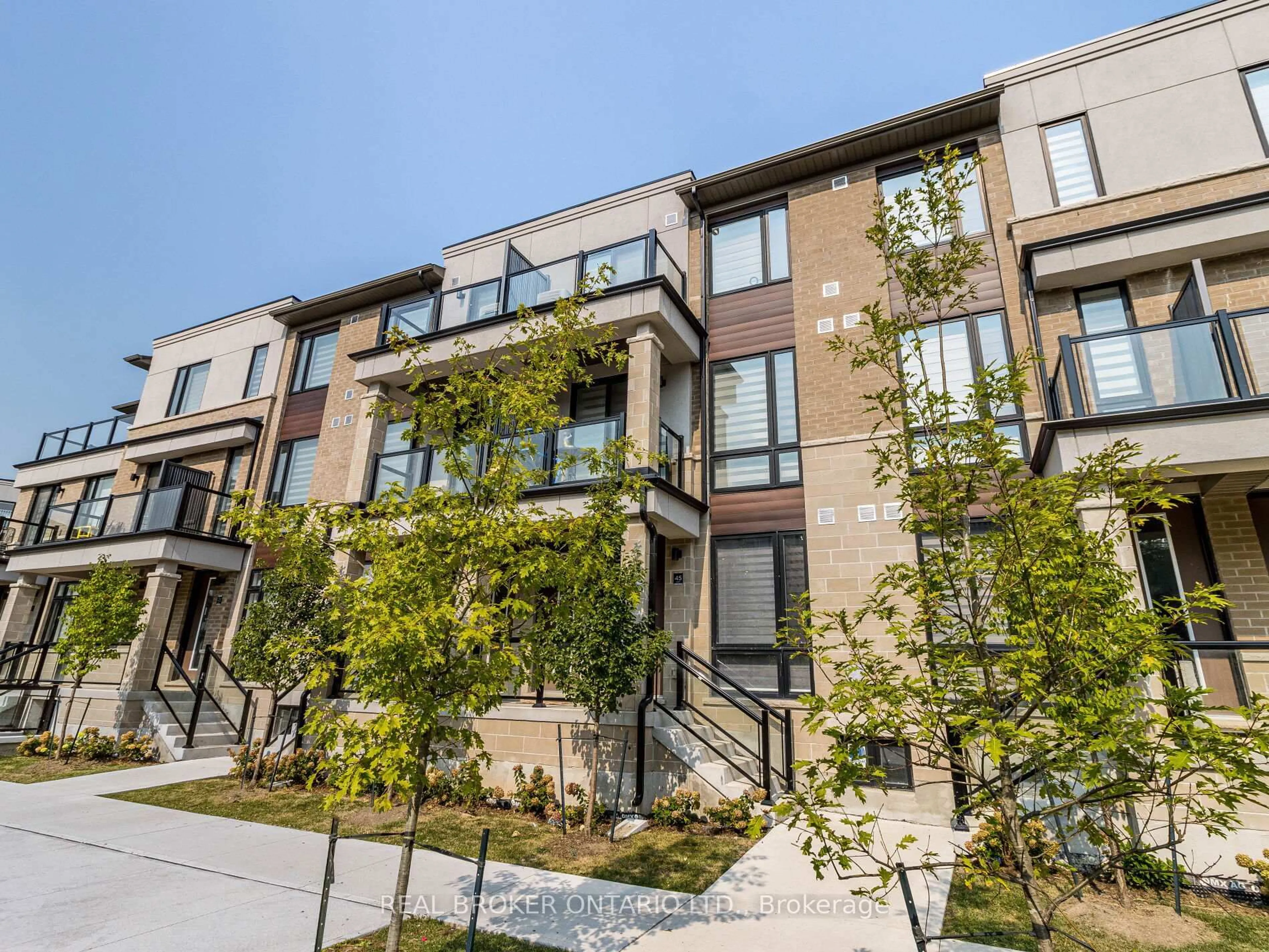 Home with brick exterior material, street for 45 Knotsberry Circ #43, Brampton Ontario L6Y 6G1