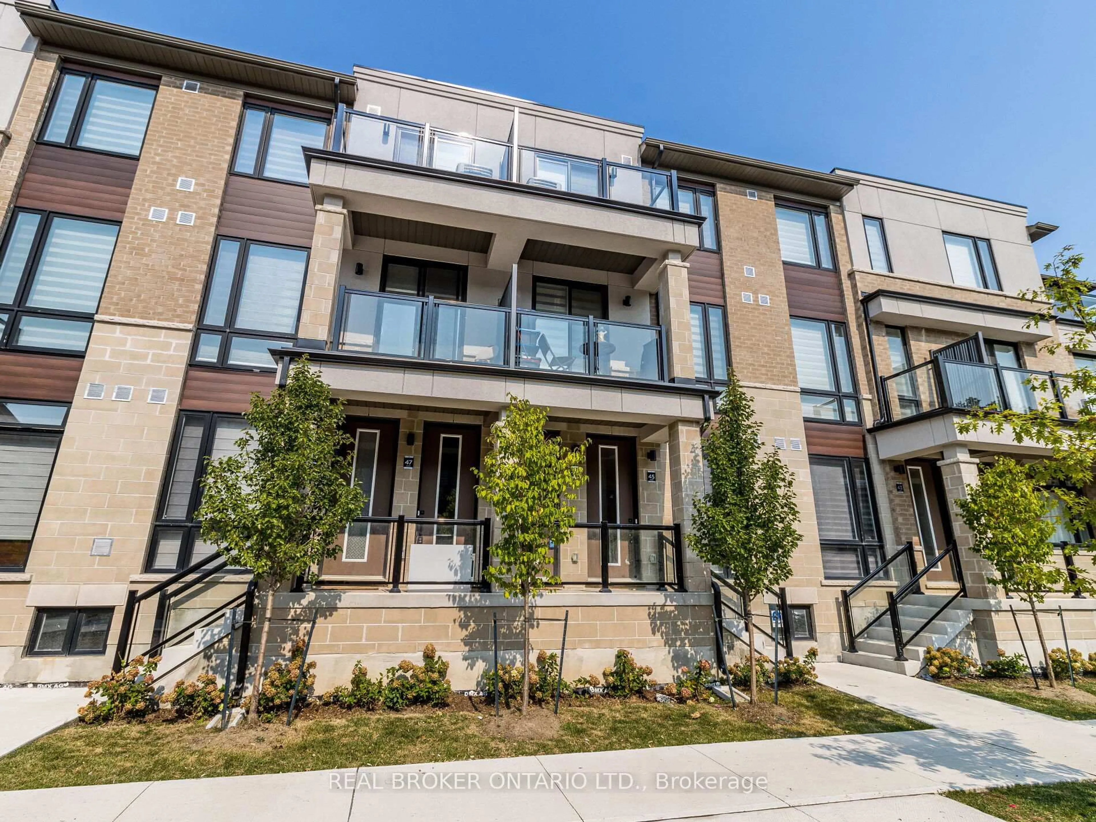 Home with brick exterior material, street for 45 Knotsberry Circ #43, Brampton Ontario L6Y 6G1