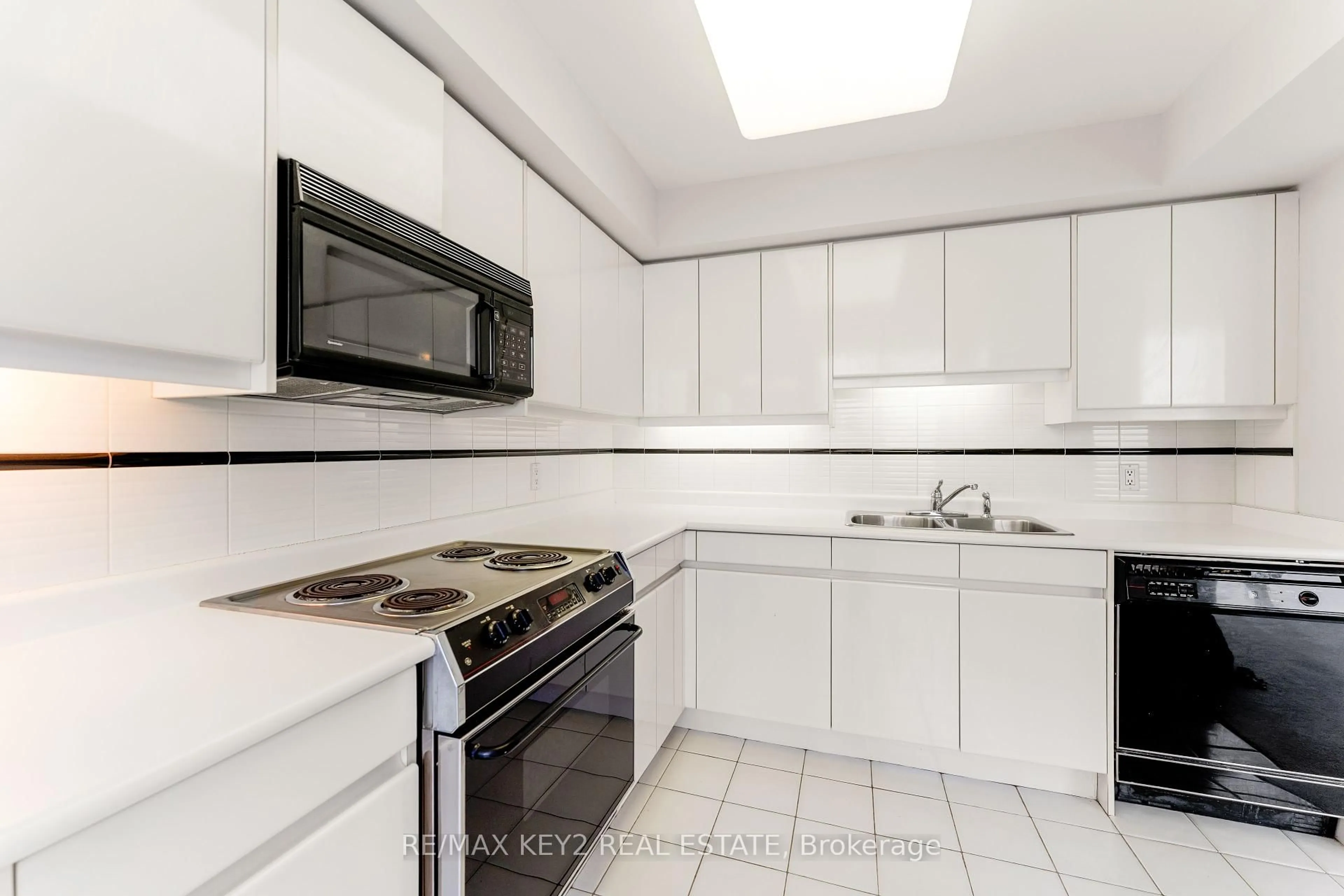 Standard kitchen, ceramic/tile floor for 1 Palace Pier Crt #3704, Toronto Ontario M8V 3W9