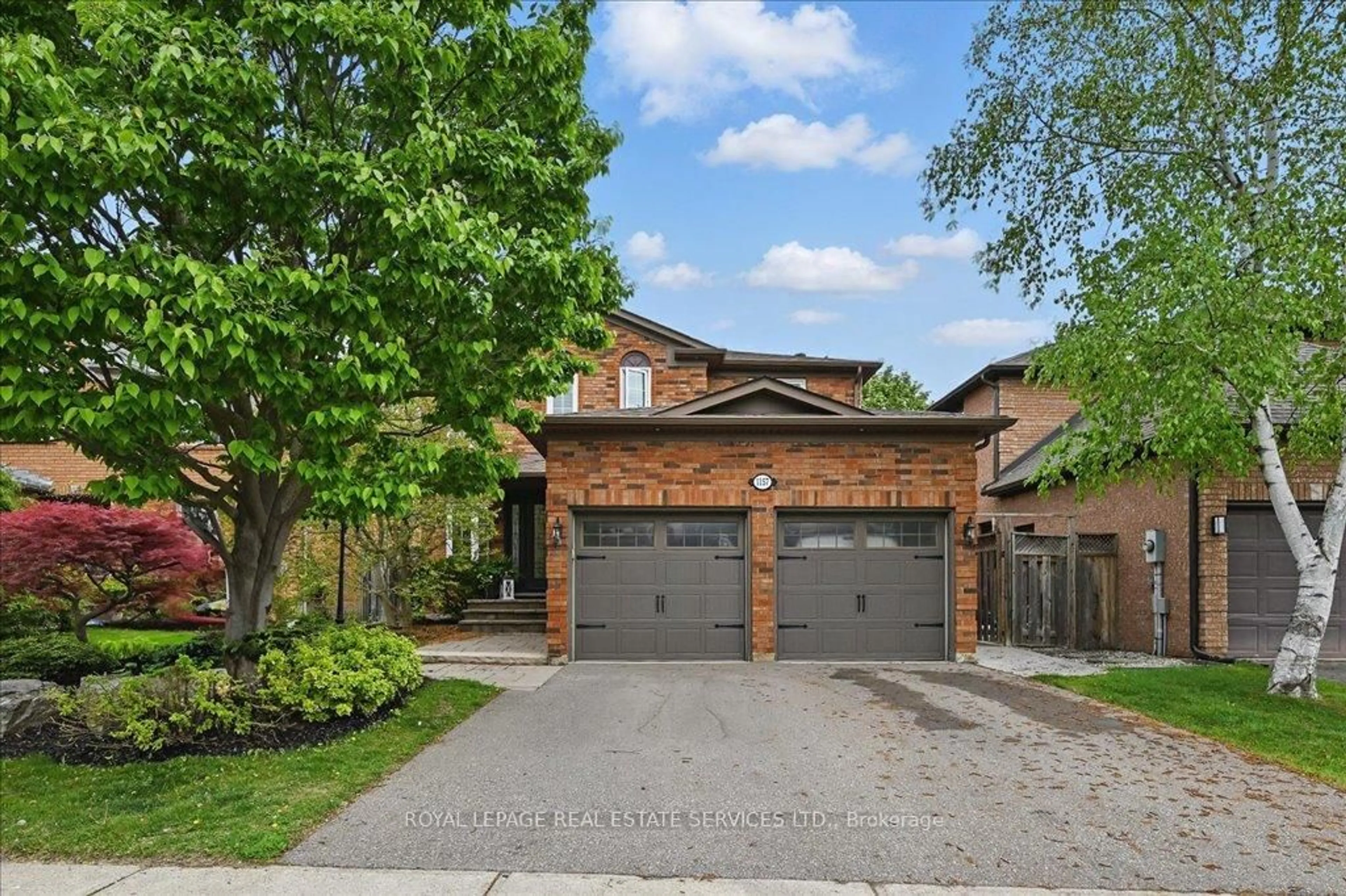 Home with brick exterior material, street for 1157 Giles Gate, Oakville Ontario L6M 2S4