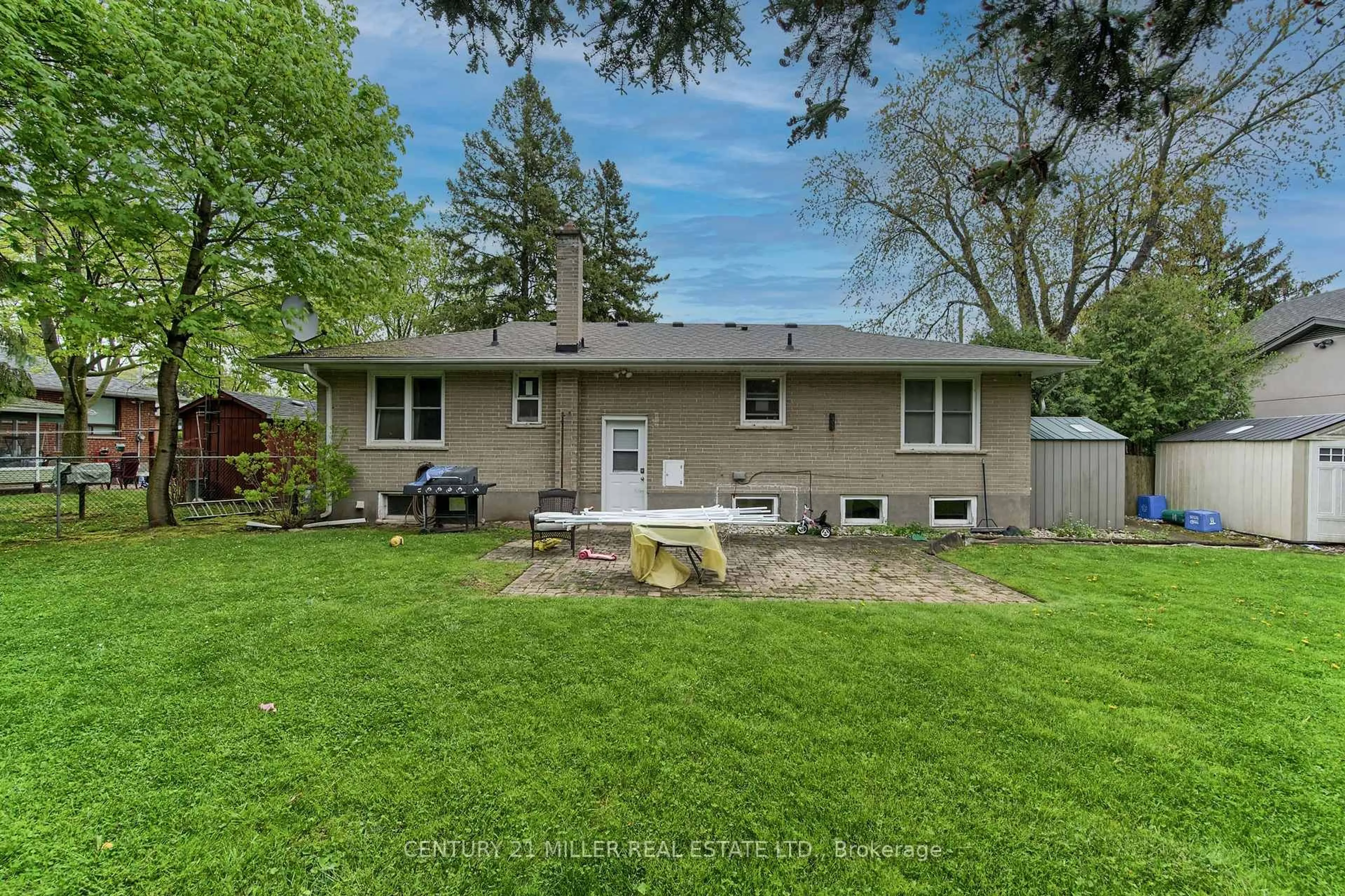 Home with vinyl exterior material, street for 1171 Sarta Rd, Oakville Ontario L6L 2P4