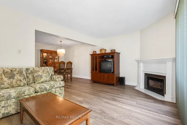 Additional property image - 826 Constellation Dr