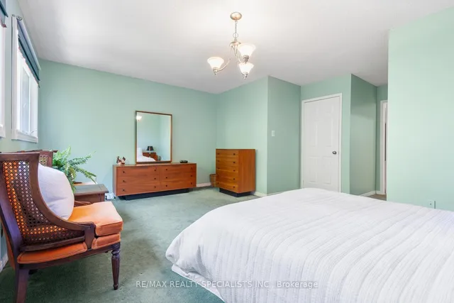 Additional property image - 826 Constellation Dr