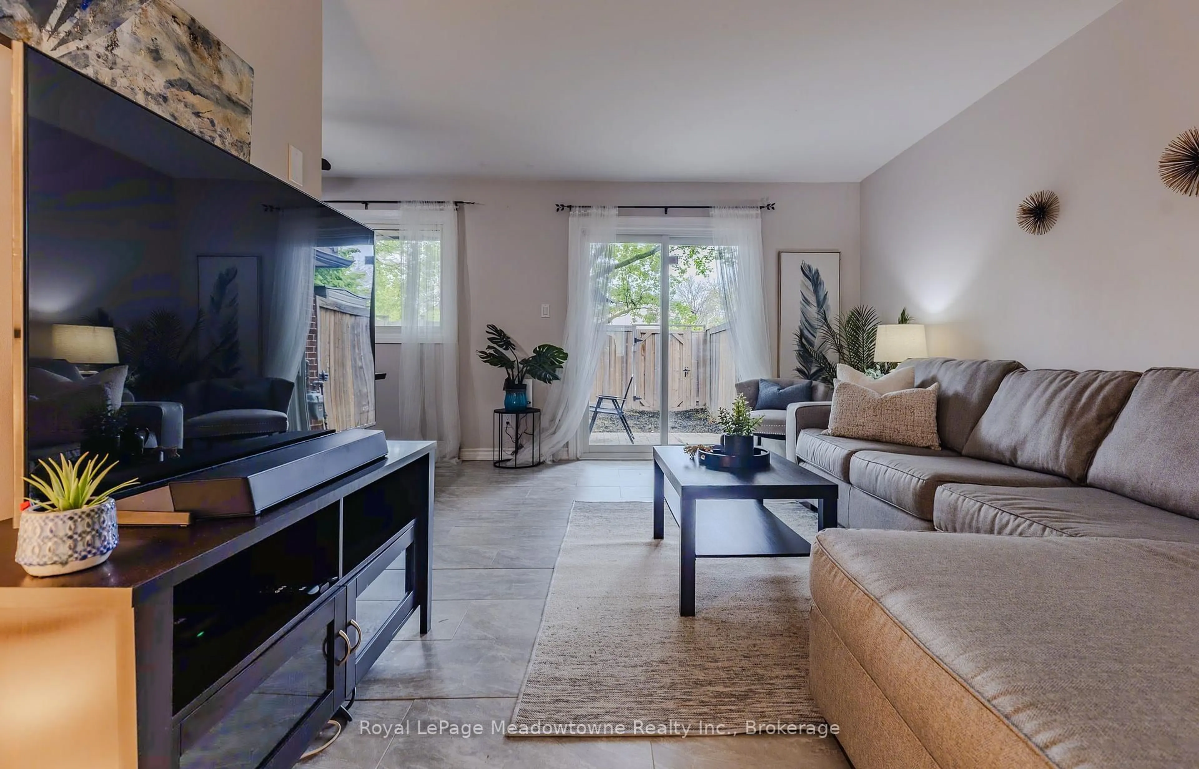 Living room with furniture, unknown for 6240 Montevideo Rd #42, Mississauga Ontario L5N 2N7