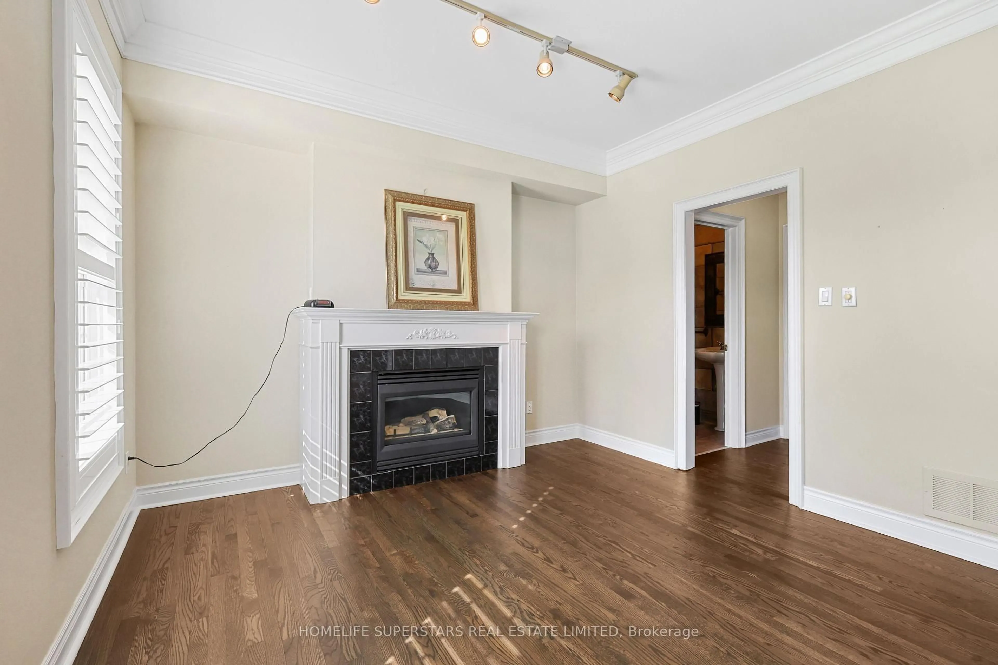 A pic of a room for 11230 Rutledge Way, Milton Ontario L0P 1B0