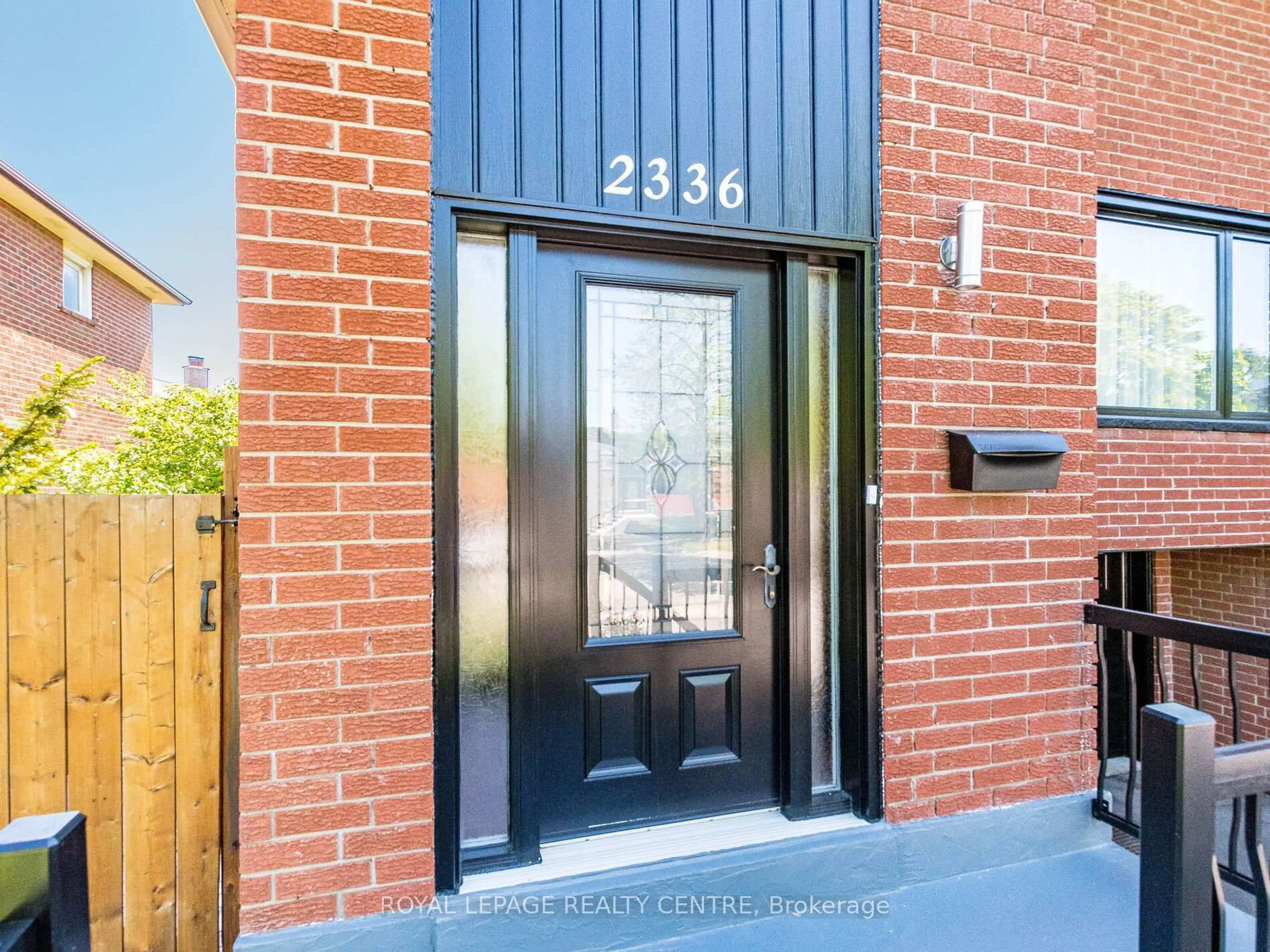 Unknown for 2336 Chilsworthy Ave, Mississauga Ontario L5B 2R1