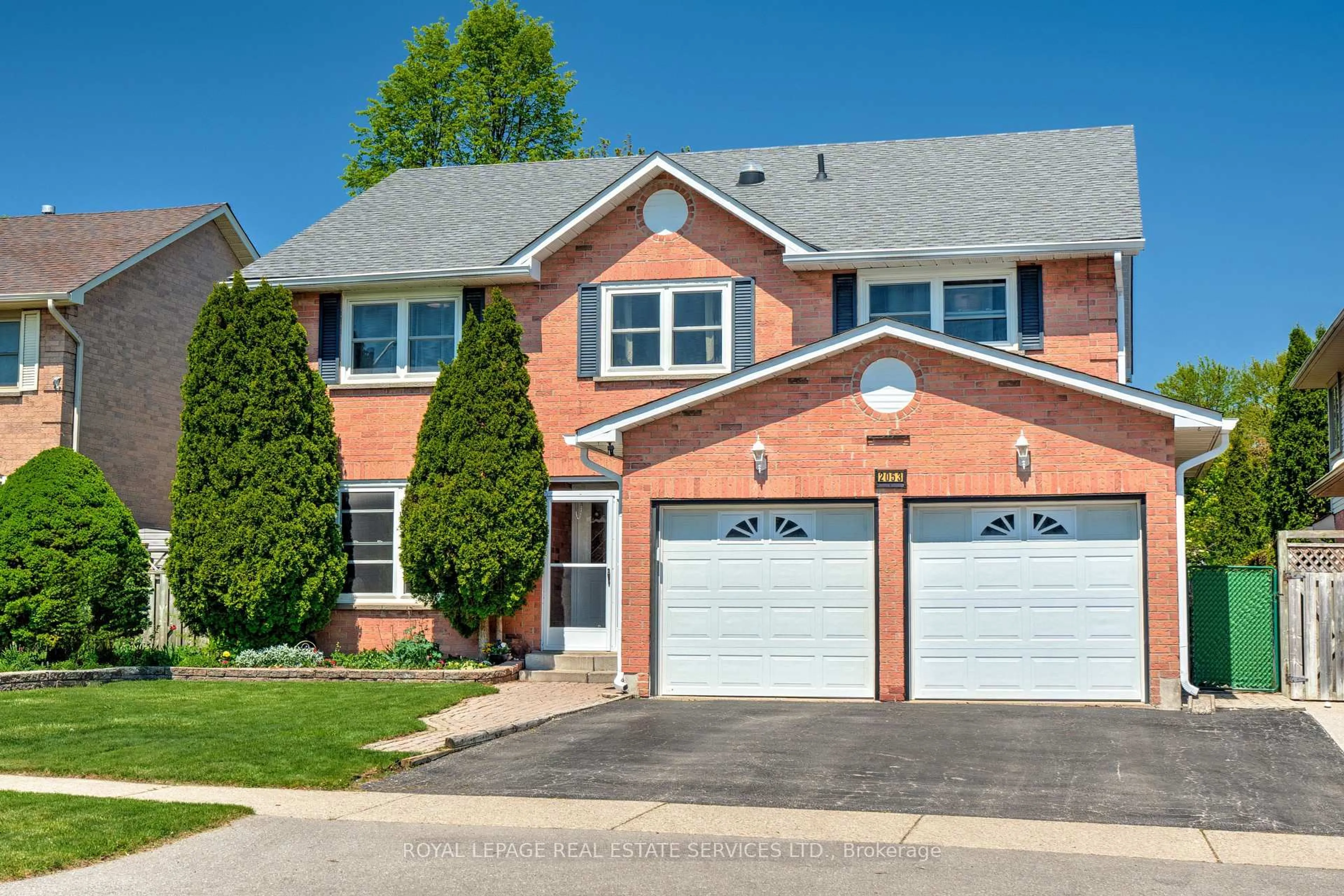 Home with brick exterior material, street for 2053 Deer Run Ave, Burlington Ontario L7M 2S1