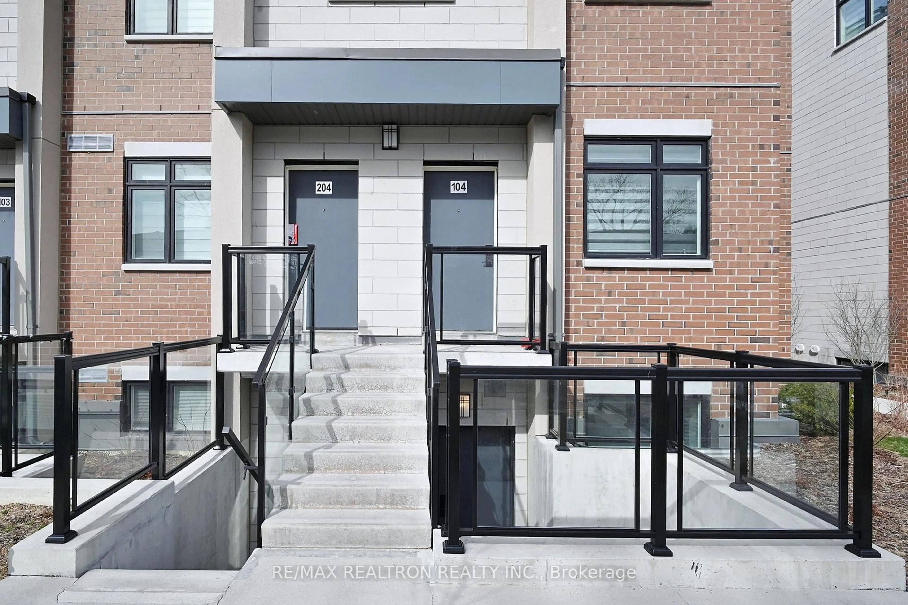 Unknown for 1115 Douglas McCurdy Comm St, Mississauga Ontario L5G 0C6