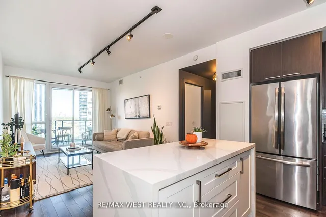 Additional property image - 10 Park Lawn Rd Unit 1705