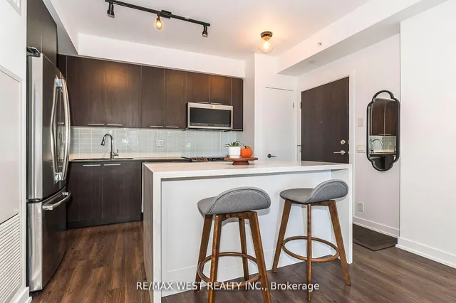 Additional property image - 10 Park Lawn Rd Unit 1705