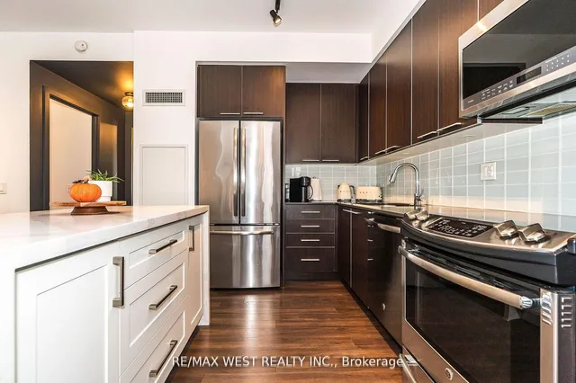 Additional property image - 10 Park Lawn Rd Unit 1705