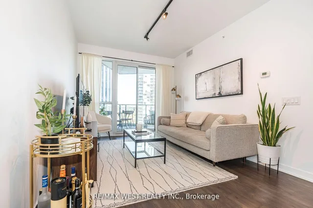 Additional property image - 10 Park Lawn Rd Unit 1705